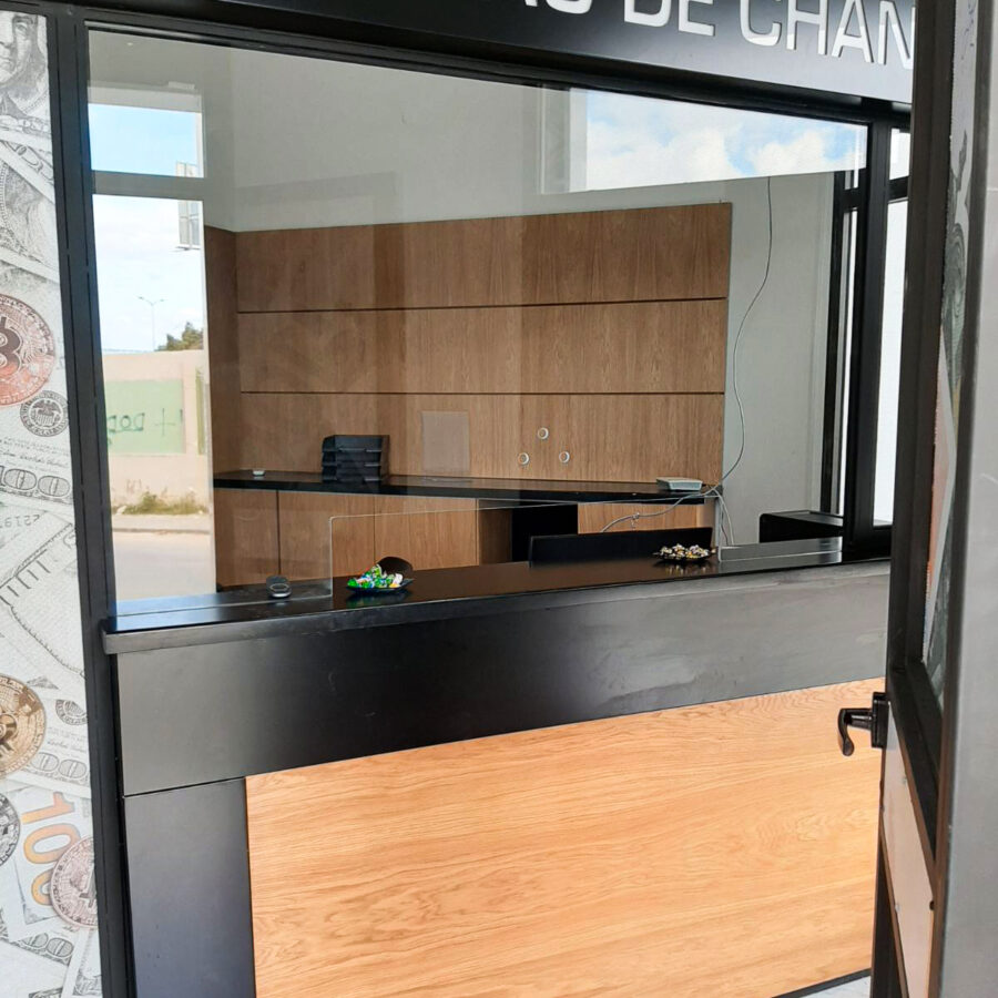Bureau de change money exchange